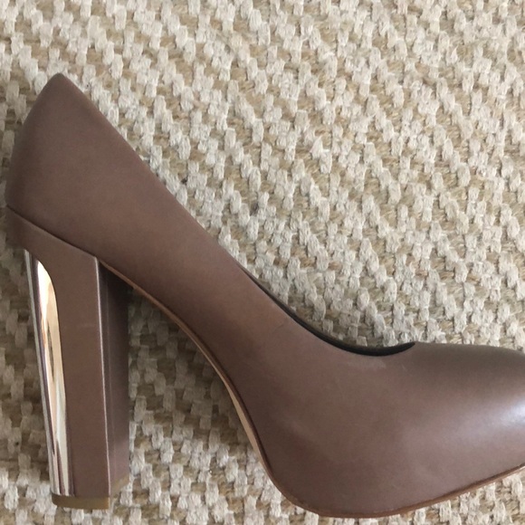 Women’s Calvin Klein “Natasha” heels - Picture 6 of 8